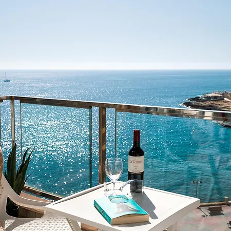 Stylish Seafront Duplex With Breathtaking Views * Sliema