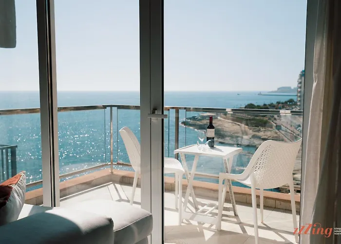Stylish Seafront Duplex With Breathtaking Views * Sliema