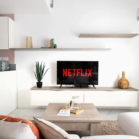 Stylish Seafront Duplex With Breathtaking Views * 슬리에마